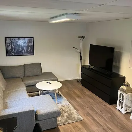 House By The Sea With Private And Jetty בית נופש