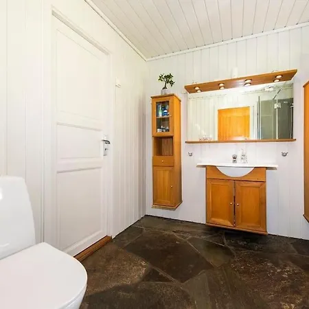 House By The Sea With Private And Jetty Hjelmeland