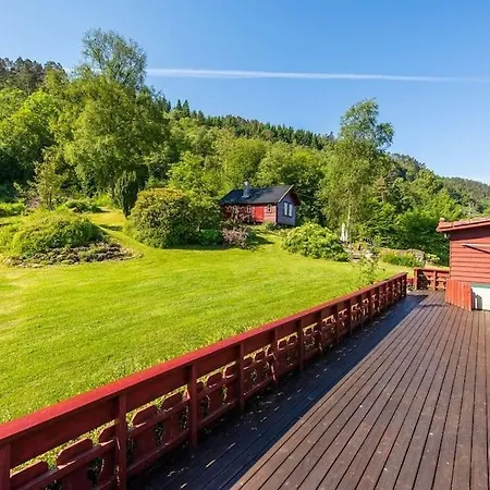 House By The Sea With Private And Jetty * Hjelmeland