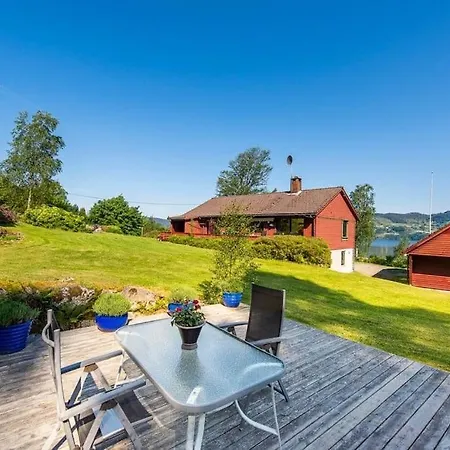 House By The Sea With Private And Jetty Semesterbostad Hjelmeland