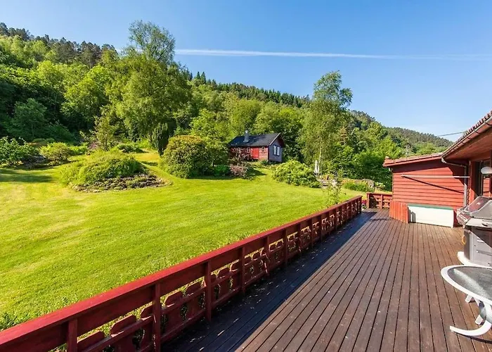 House By The Sea With Private And Jetty * Hjelmeland