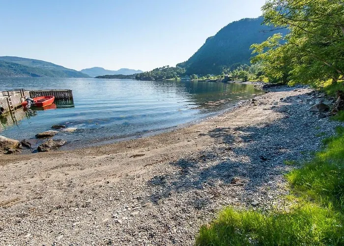 Casa vacanze House By The Sea With Private And Jetty Hjelmeland