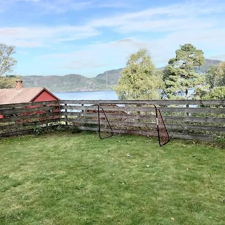 House By The Sea With Private And Jetty Nyaraló