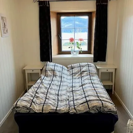 House By The Sea With Private And Jetty Hjelmeland