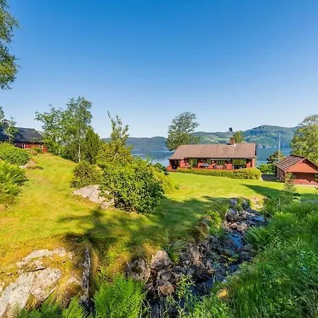 House By The Sea With Private And Jetty Hjelmeland