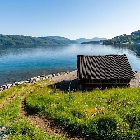 House By The Sea With Private And Jetty Hjelmeland
