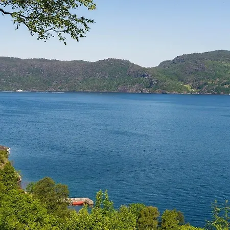 Nyaraló House By The Sea With Private And Jetty