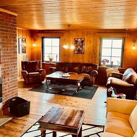 Nyaraló House By The Sea With Private And Jetty